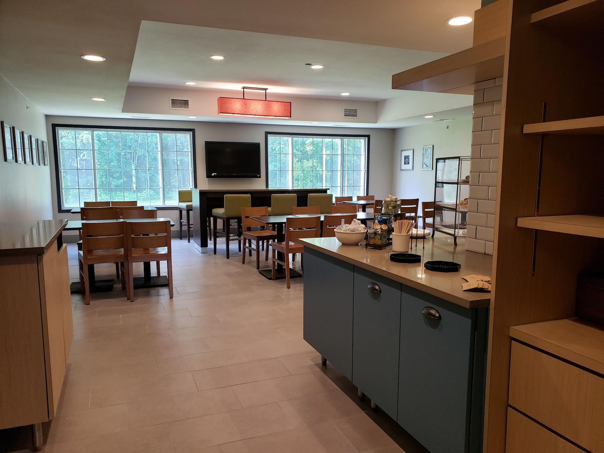 Country Inn & Suites By Radisson, Detroit Lakes, Mn Екстериор снимка