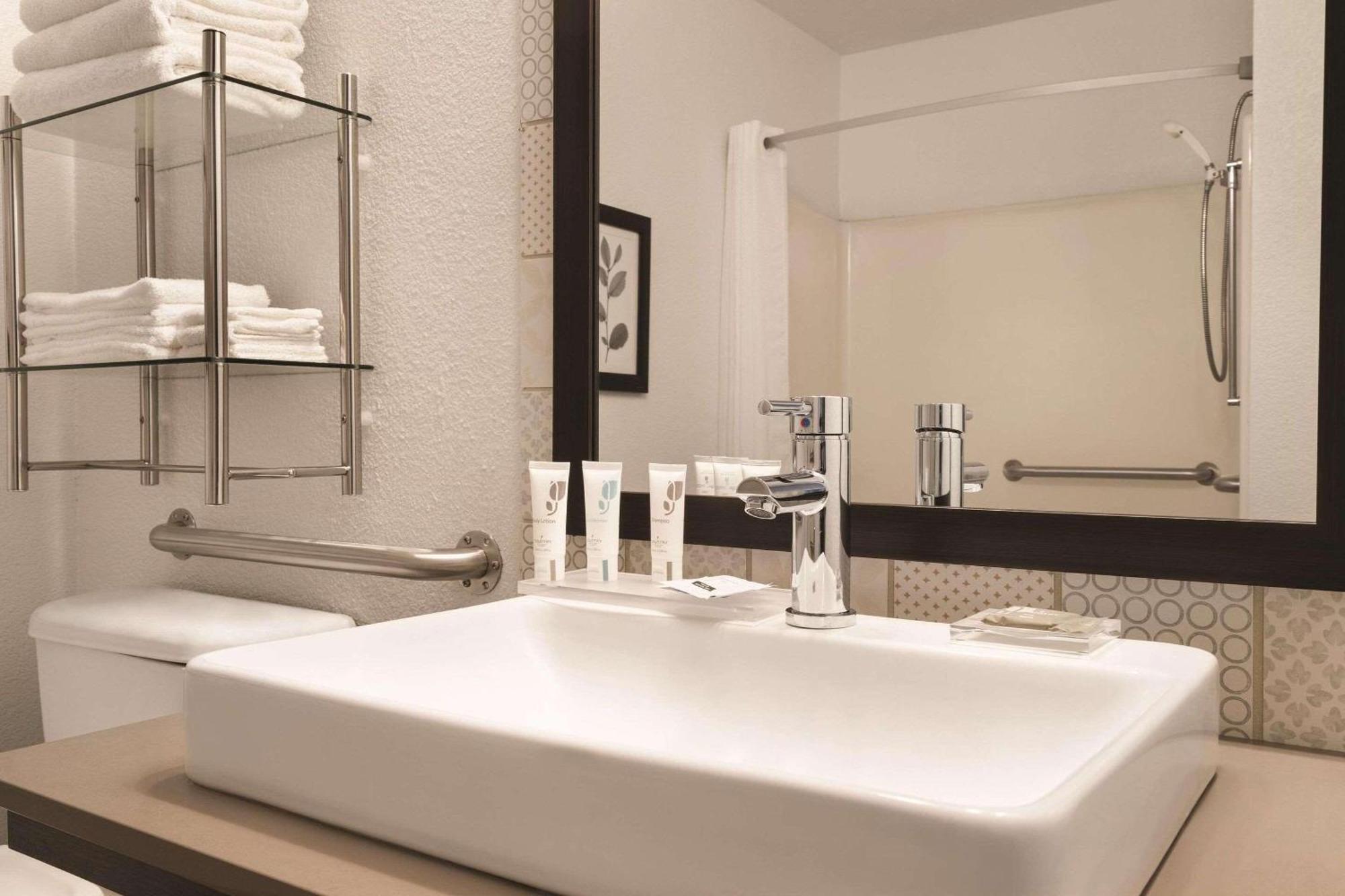 Country Inn & Suites By Radisson, Detroit Lakes, Mn Екстериор снимка